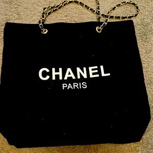 Amazing CHANEL